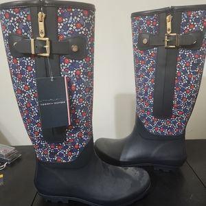 8M Tommy Hilfiger rain boots navy with red, white and blue flowers